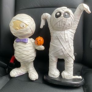 Carl the mummy and Gus the mummy